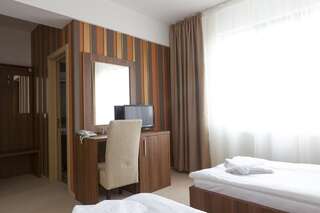 Отель Hotel Mariss Алба-Юлия Двухместный номер с 2 отдельными кроватями-5